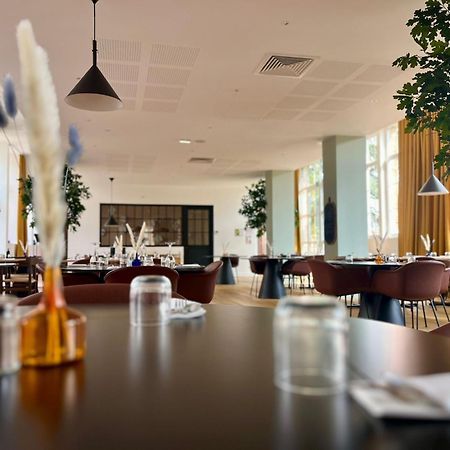 Residence Services Seniors Montana Шартър Екстериор снимка